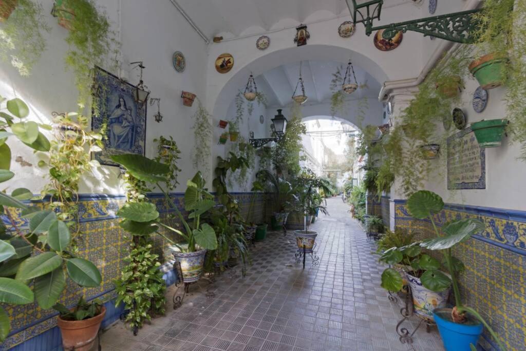 Castilla Triana Courtyard By Valcambre Sevilha Exterior foto
