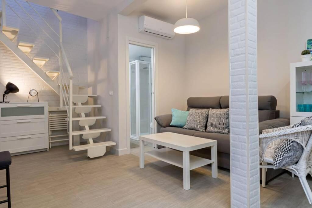 Castilla Triana Courtyard By Valcambre Sevilha Exterior foto